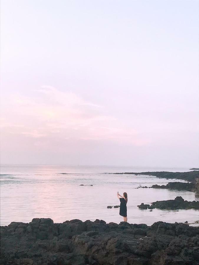 Lefthander Guesthouse Jeju Bagian luar foto
