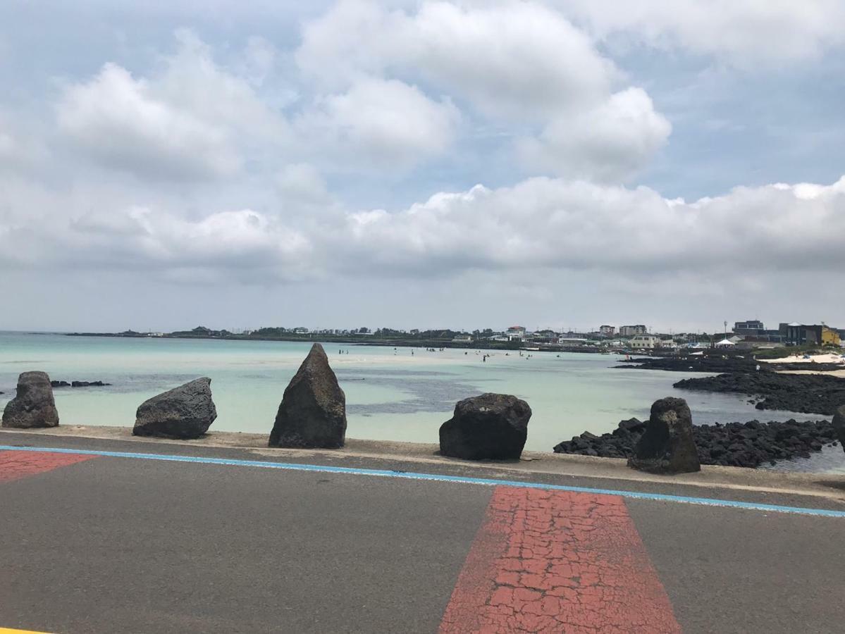 Lefthander Guesthouse Jeju Bagian luar foto
