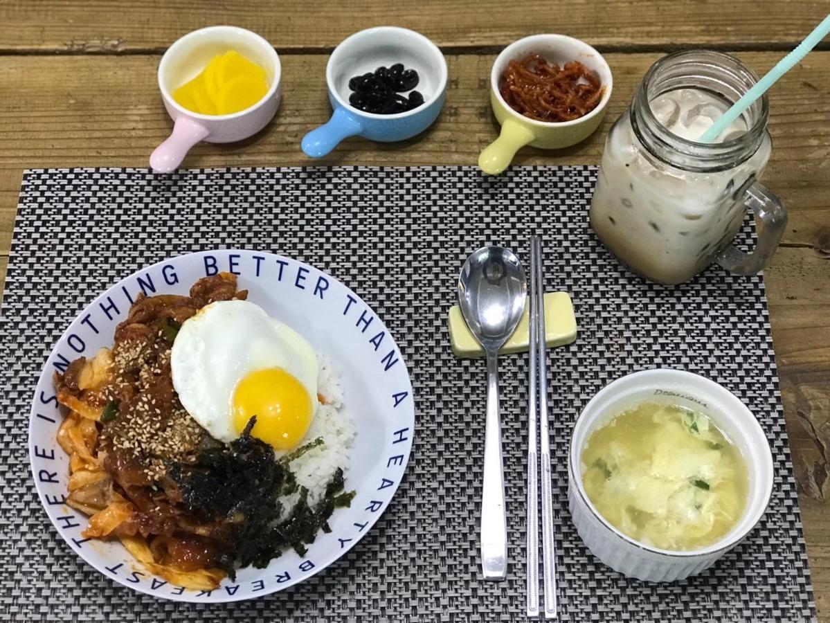 Lefthander Guesthouse Jeju Bagian luar foto